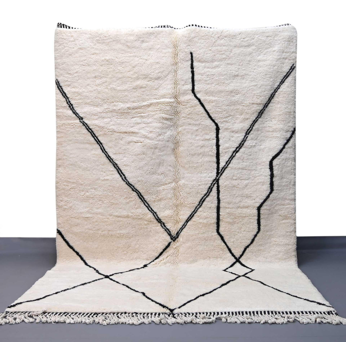 The Versatility of Moroccan Poufs in Modern Interiors