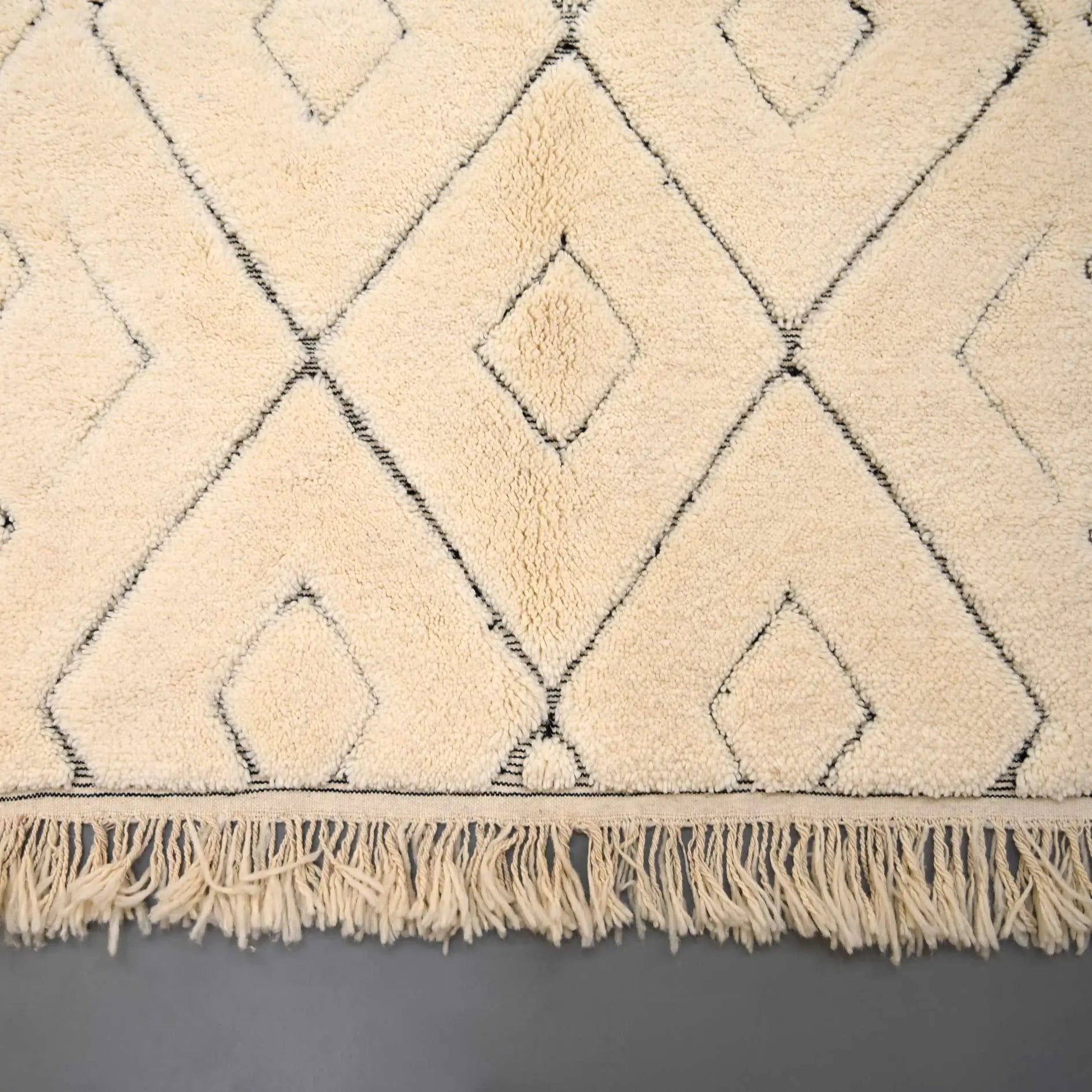 Authentic Beni Ourain Rug 4.9 x 8.2 feet / 151 x 250 cm - Ettilux Home