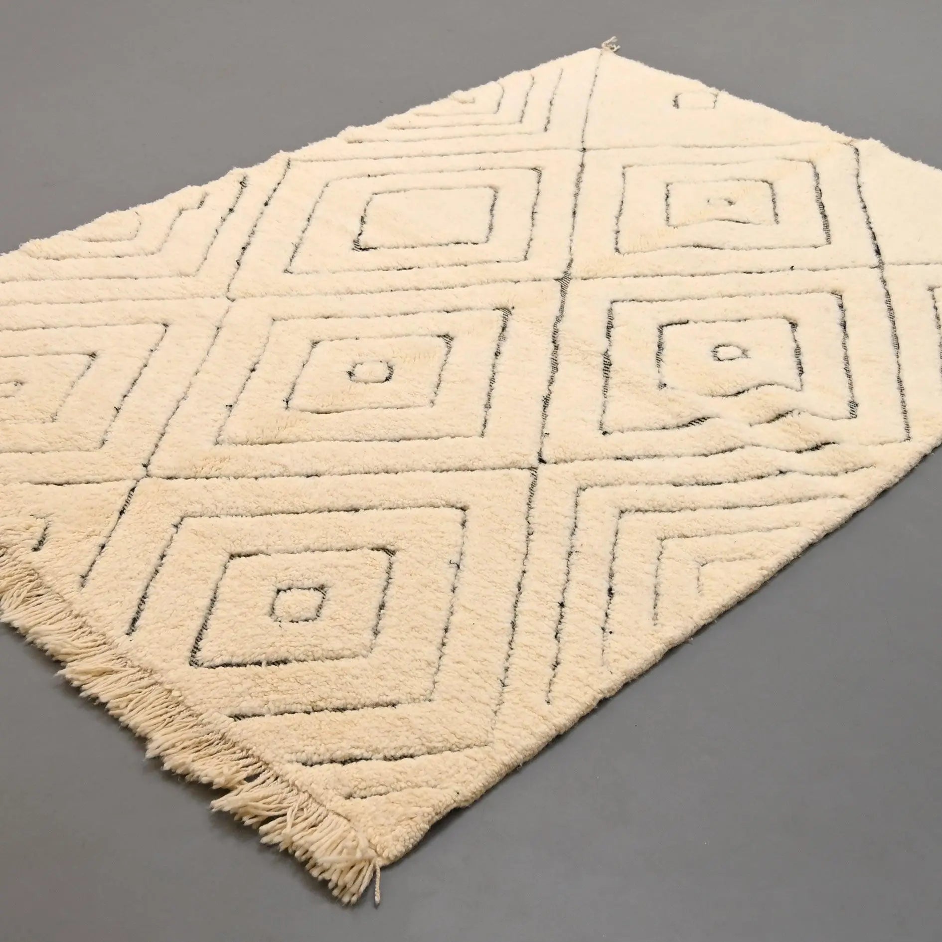 Authentic Beni Ourain Rug 5.2 x 7.3 feet / 160 x 225 cm - Ettilux Home