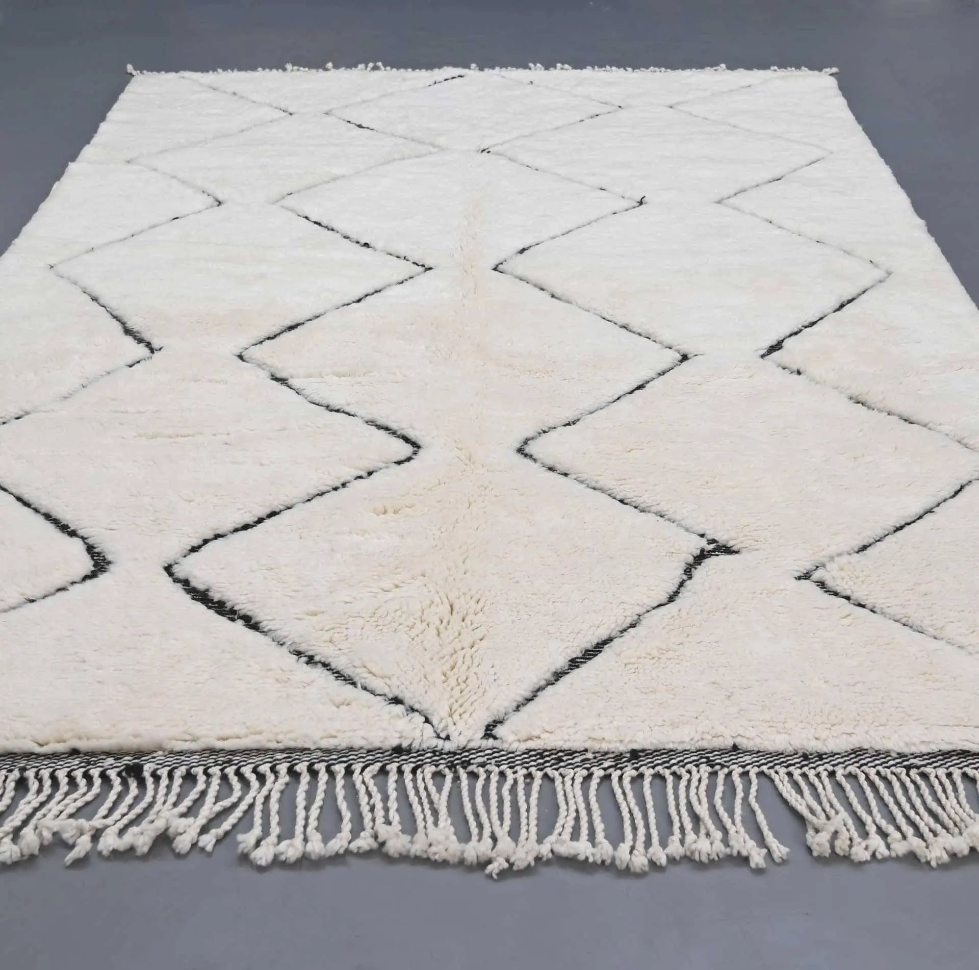 Custom Made Luxury Beni Mrirt Rug - Ettilux Home