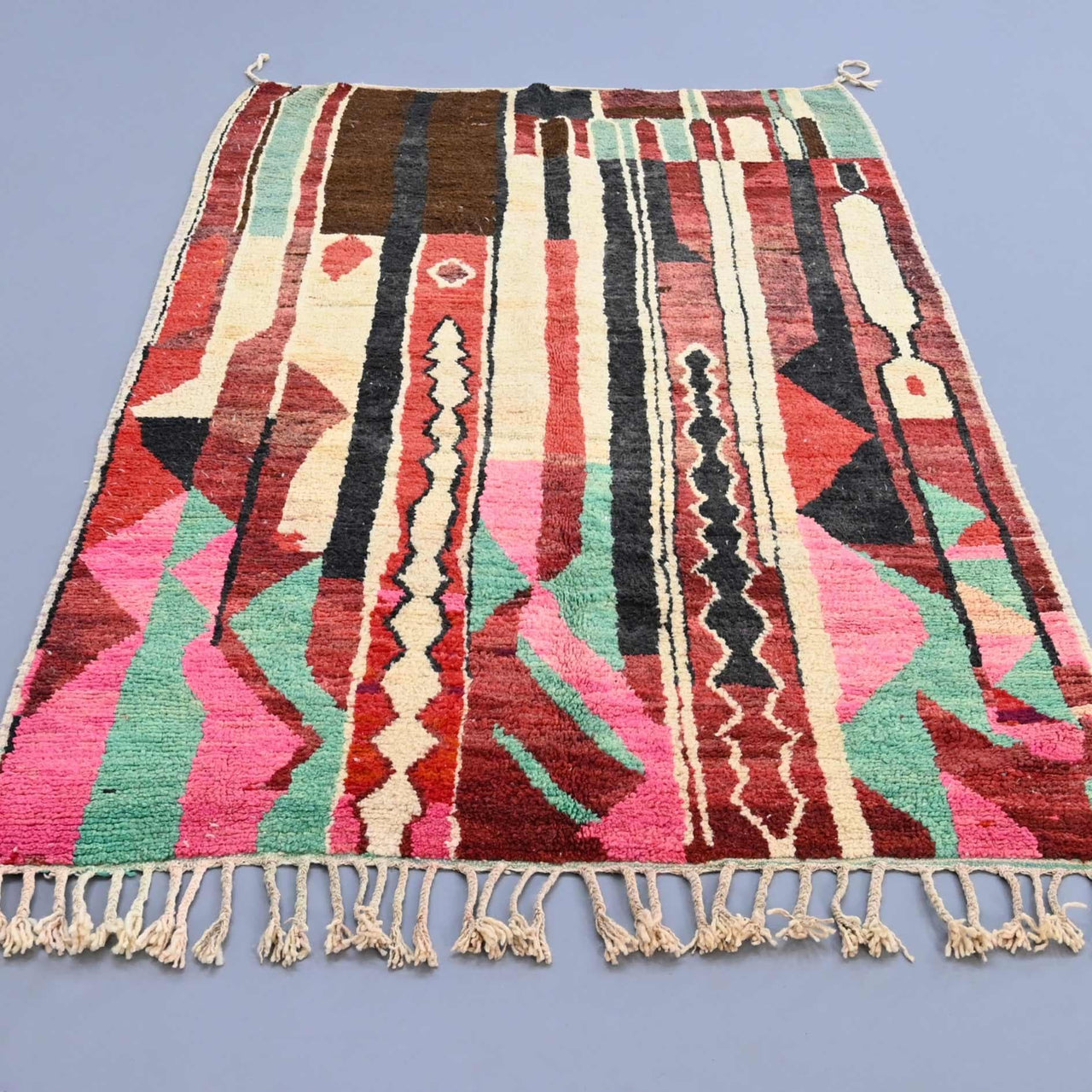 Evocative Berber Wool Vintage Rug 5.4 x 8.5 feet / 165 x 260 cm - Ettilux Home