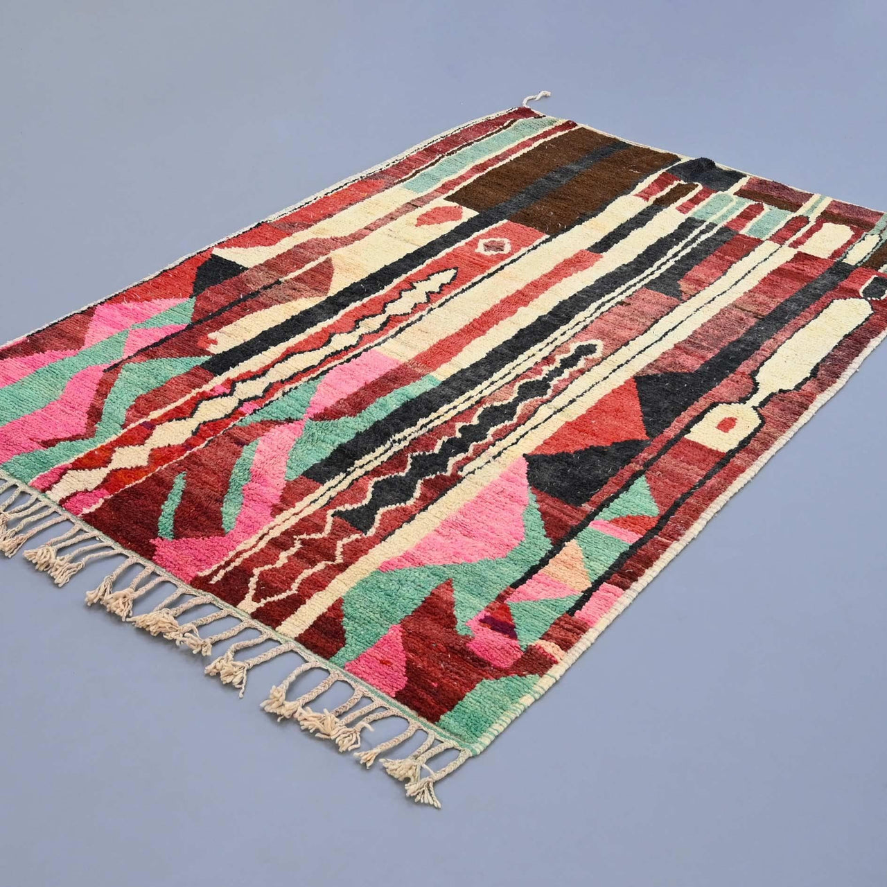 Evocative Berber Wool Vintage Rug 5.4 x 8.5 feet / 165 x 260 cm - Ettilux Home