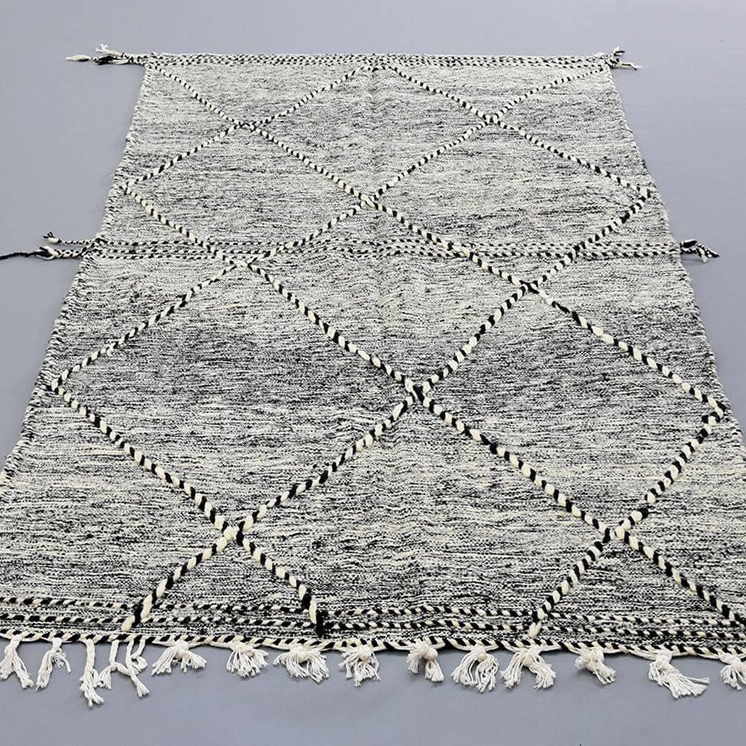 Moroccan Kilim Rug 4.5 x 8.2 ft / 137 x 250 cm - Ettilux Home