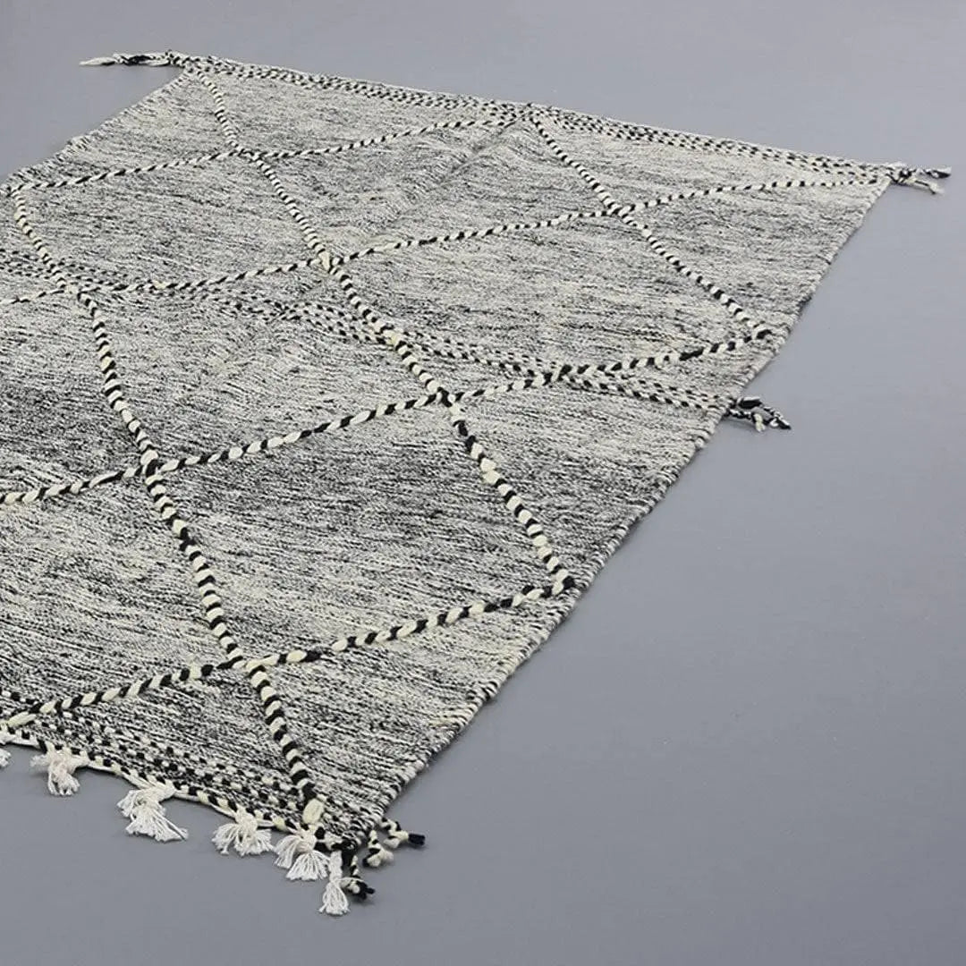 Moroccan Kilim Rug 4.7 x 8.2 ft / 145 x 250 cm - Ettilux Home