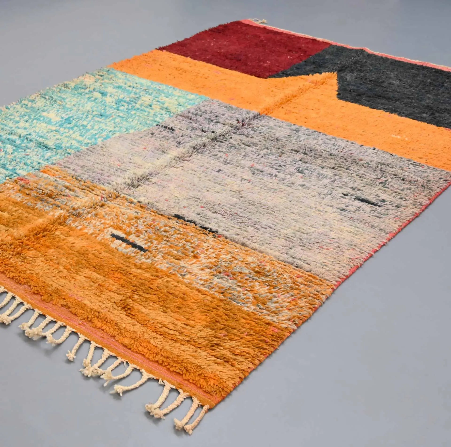 Sentimental Vintage Moroccan Rug 5.5 x 8.7 ft / 170 x 265 cm - Ettilux Home