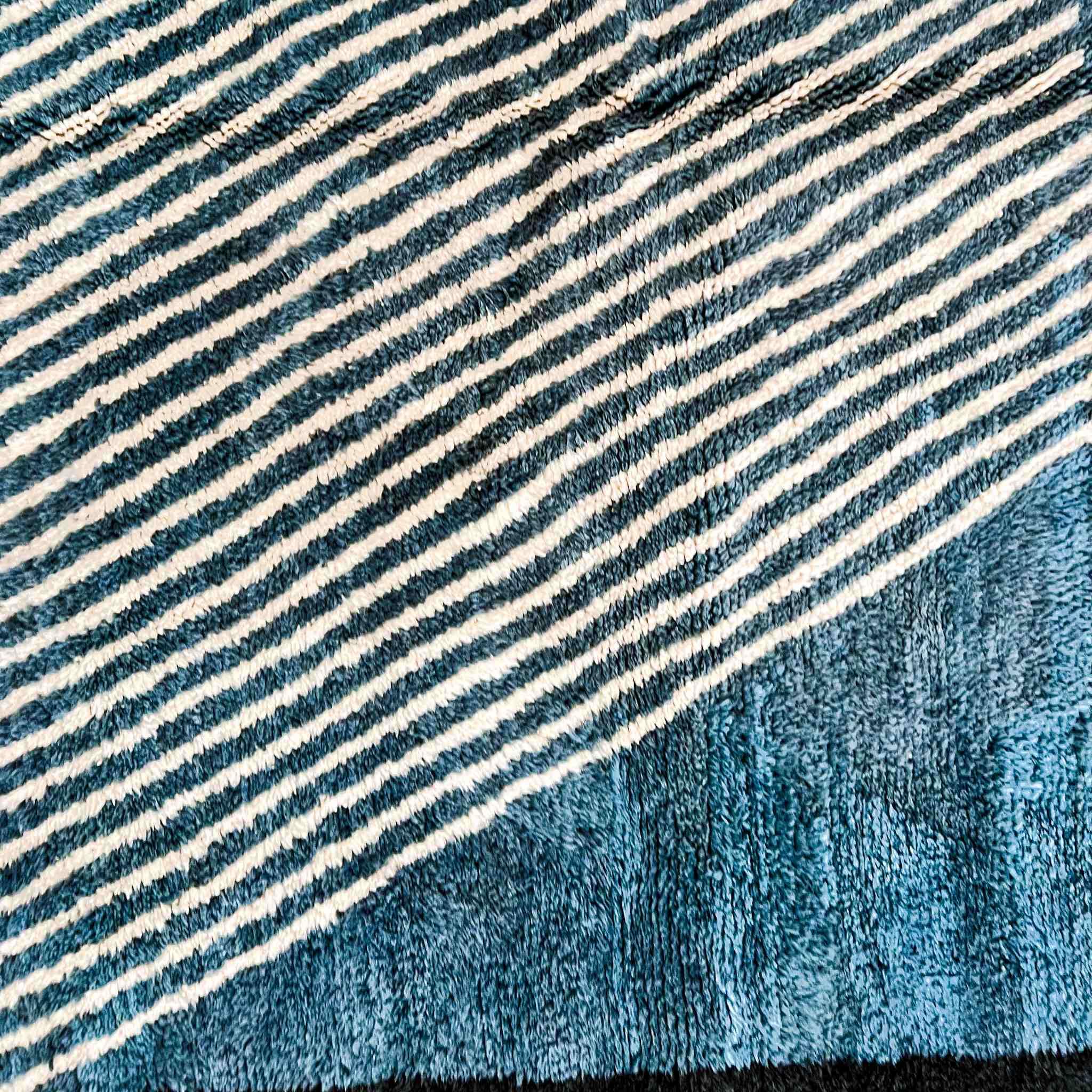 Shadow Beni Mrirt Rug 11.1 X 13.4 ft / 340 X 410 cm - Ettilux Home